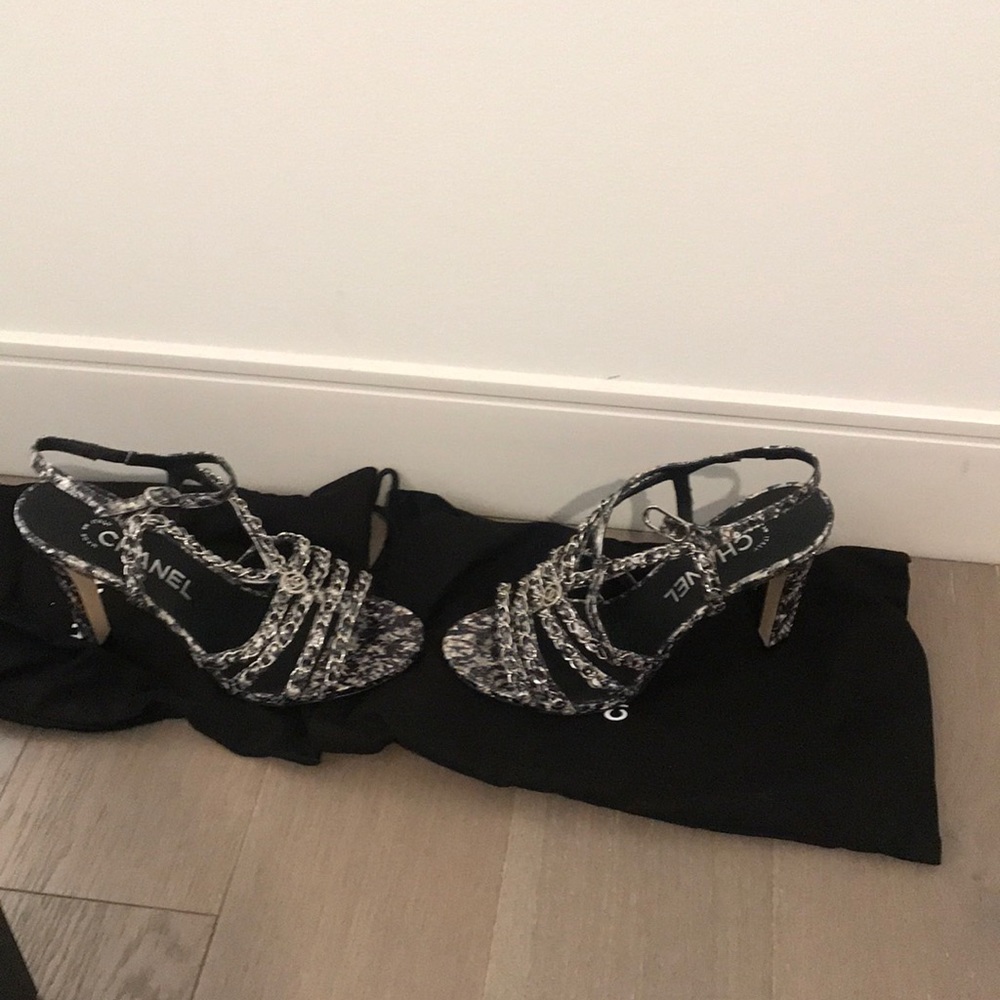 Size 36 Chanel python sandals - Picture 3 of 7